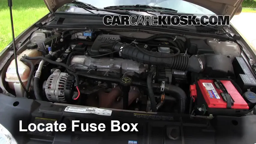 2002 Chevrolet Cavalier 2.2L 4 Cyl. Sedan (4 Door) Fuse (Engine) Replace